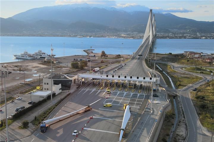 Γέφυρα Χαρίλαος Τρικούπης: Κυκλοφοριακές ρυθμίσεις λόγω διελεύσεων τμημάτων ανεμογεννητριών