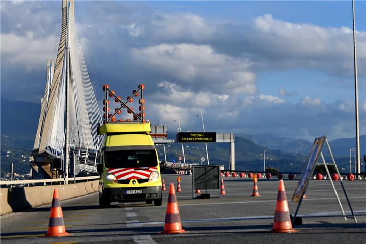 Εργασίες συντήρησης στις προσβάσεις της Γέφυρας Ρίου - Αντιρρίου