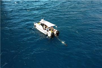 Completion of the third underwater inspection of the pillars of the bridge