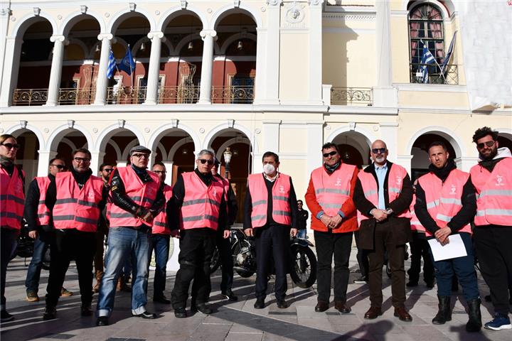 «ΚΑΤΩ ΤΑ ΧΕΡΙΑ ΑΠΟ ΤΑ ΚΟΡΙΤΣΙΑ» Η μοτο-πορεία που θορύβησε συνειδήσεις