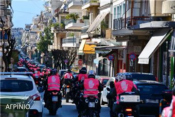 ΑΓΡΙΝΙΟ - ΚΑΤΩ ΤΑ ΧΕΡΙΑ ΑΠΟ ΤΑ ΚΟΡΙΤΣΙΑ